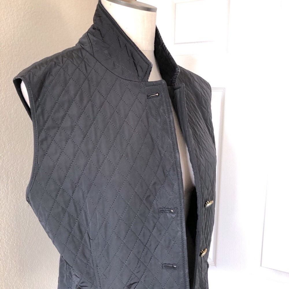 Hello Cute and sporty Talbots Quilted Vest w/Pockets - Picture 2 of 10